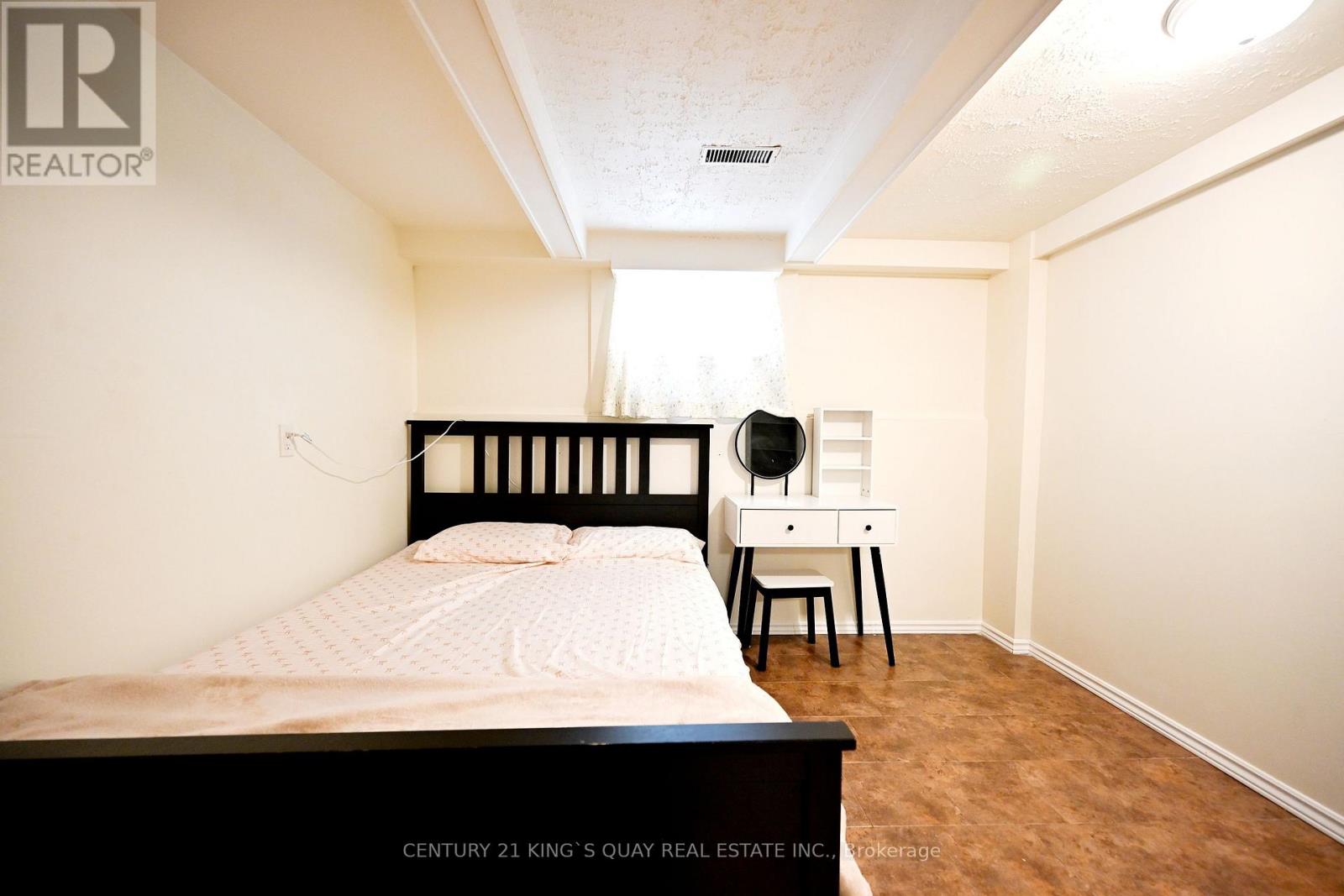 2 Robinson Street Property Photo 35