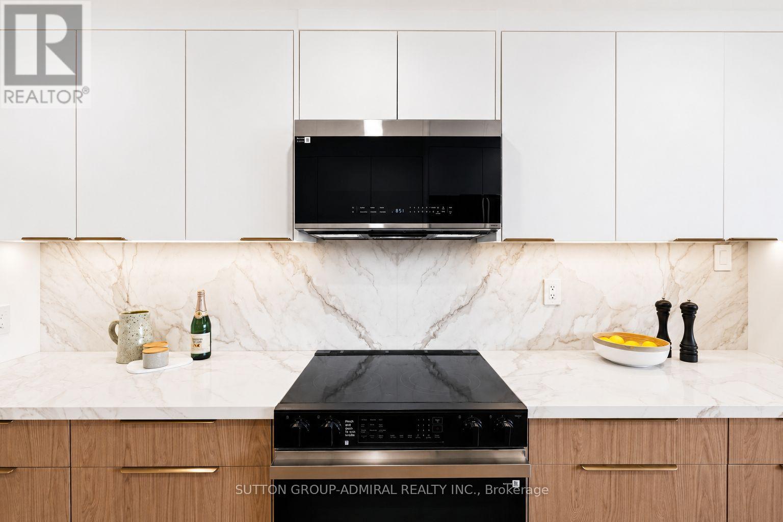 311 - 7250 Yonge Street Property Photo 5