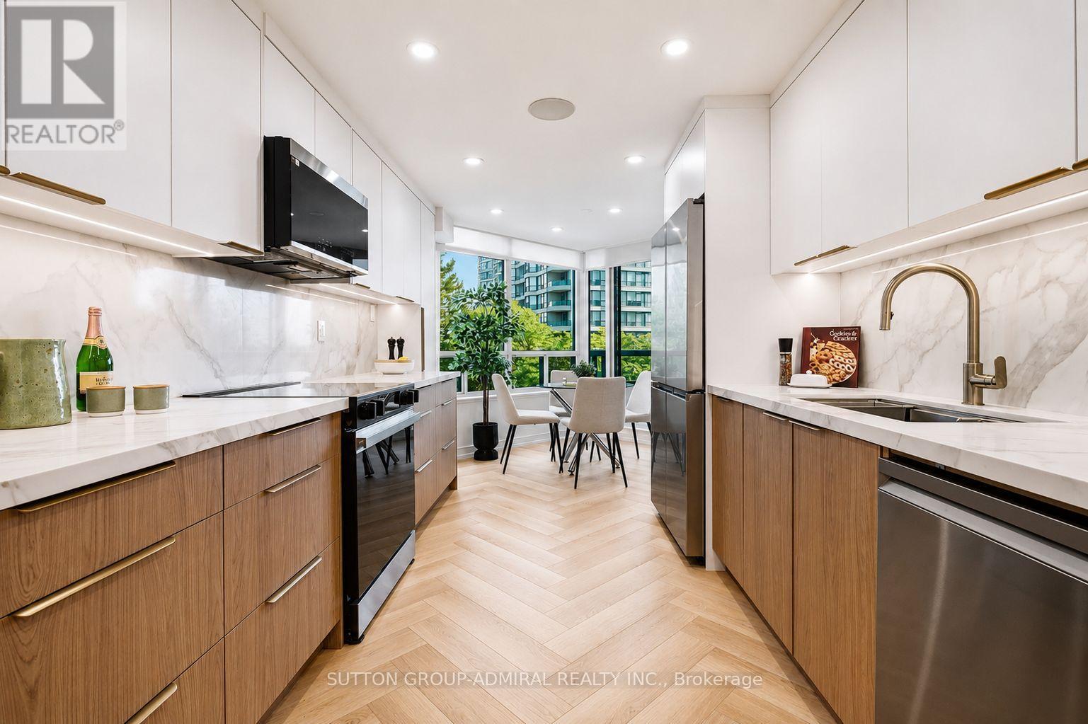 311 - 7250 Yonge Street Property Photo 6