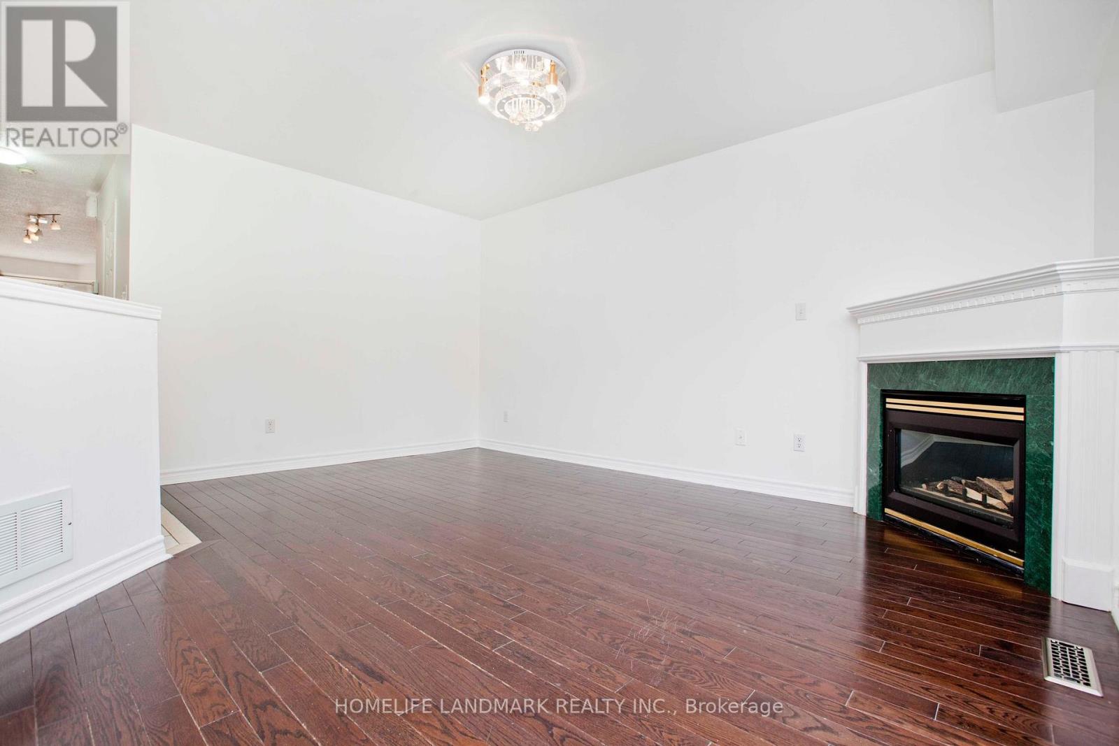 47 Waterton Crescent Property Photo 5
