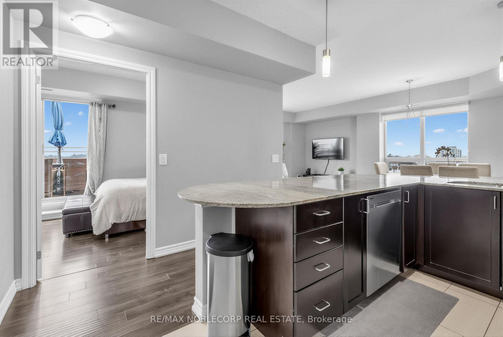 610 - 7730 Kipling Avenue Property Photo 3