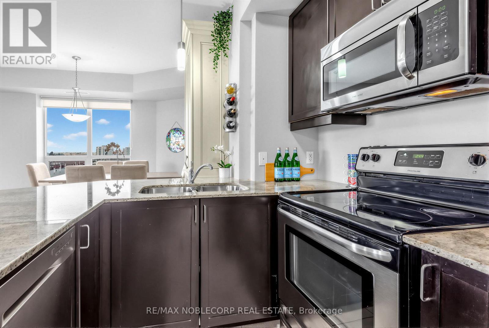 610 - 7730 Kipling Avenue Property Photo 4