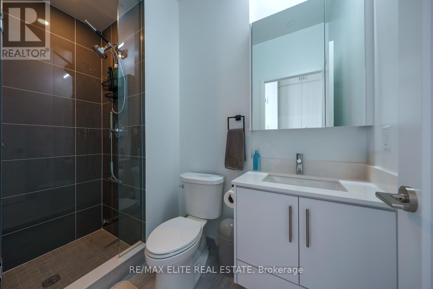 Ph 10 - 105 Oneida Crescent Property Photo 9