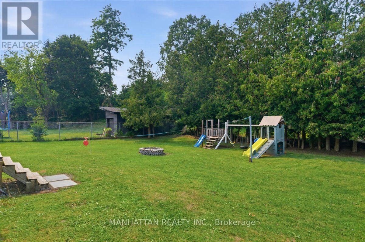 10 Victor Drive Property Photo 2