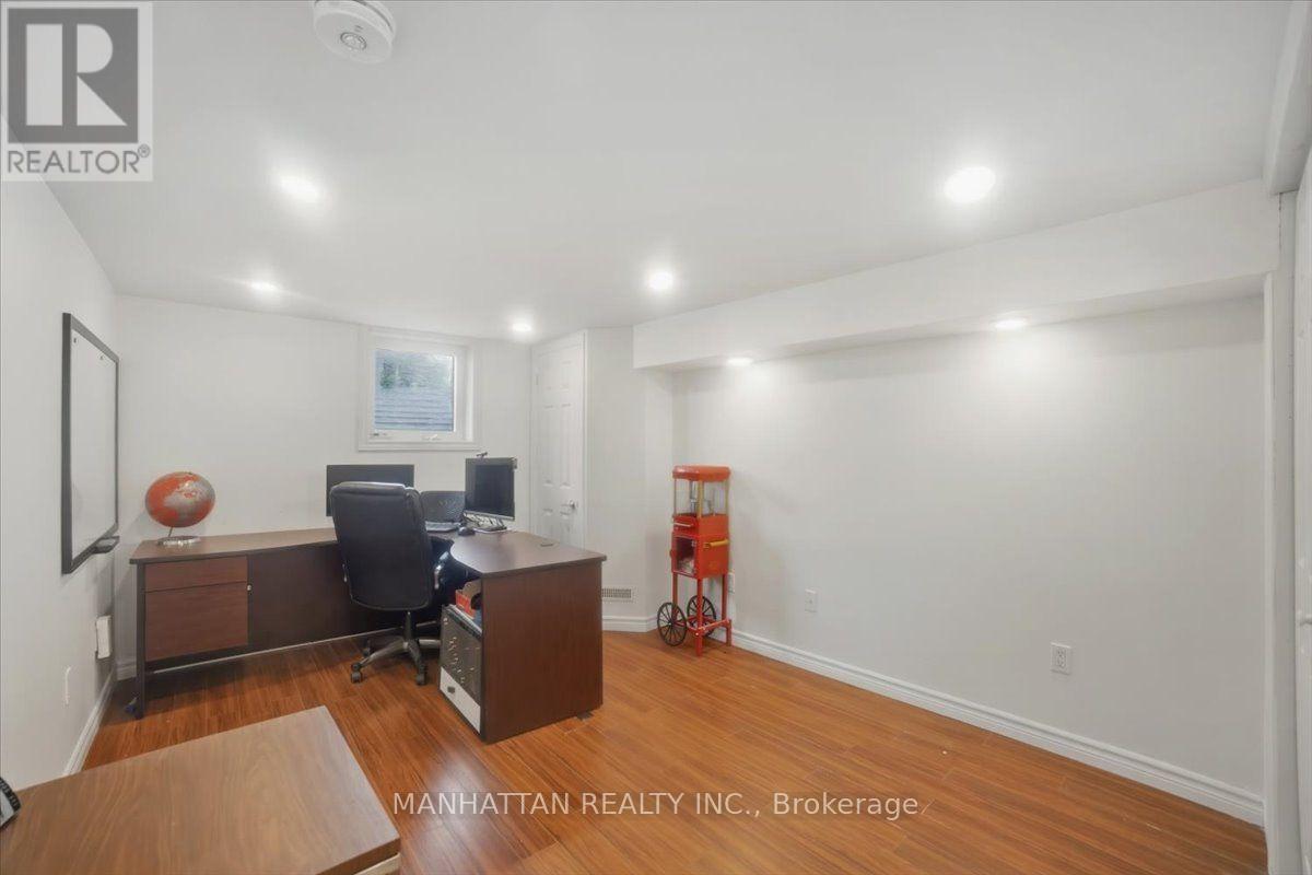 10 Victor Drive Property Photo 37