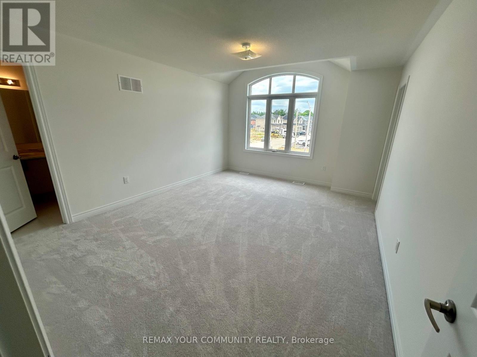 24 Baycroft Boulevard Property Photo 40