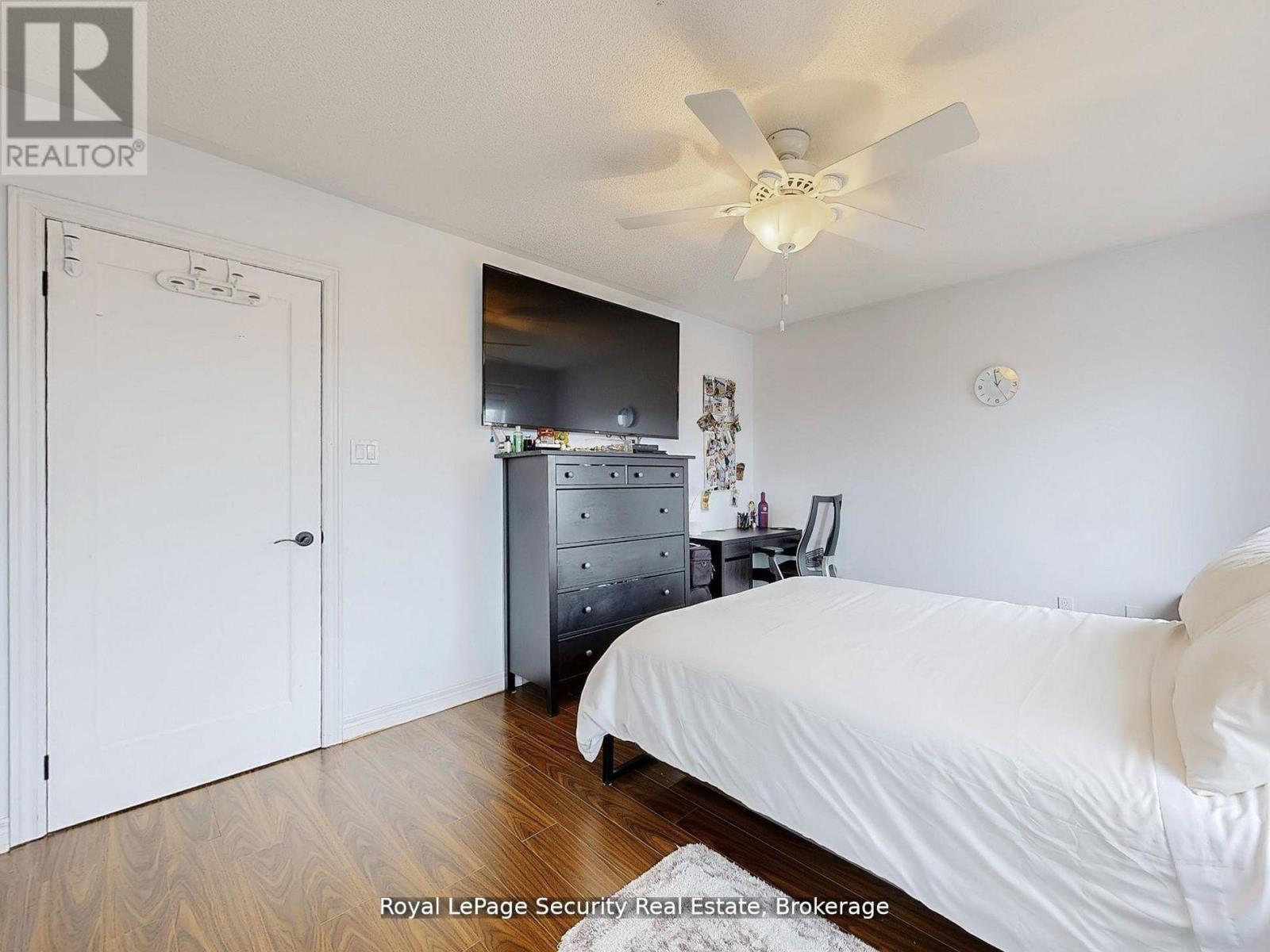 128 Daiseyfield Crescent Property Photo 34