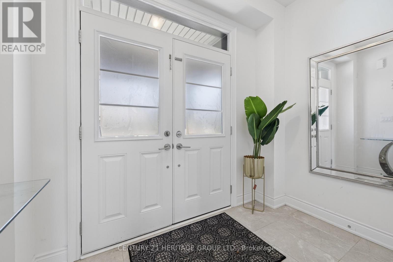 77 Montrose Boulevard Property Photo 3