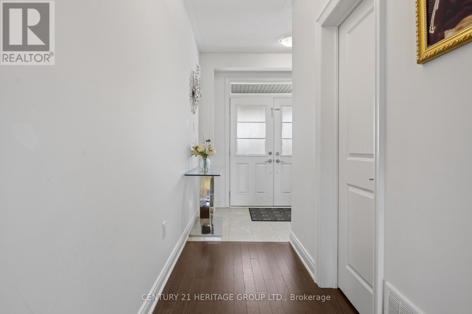 77 Montrose Boulevard Property Photo 4