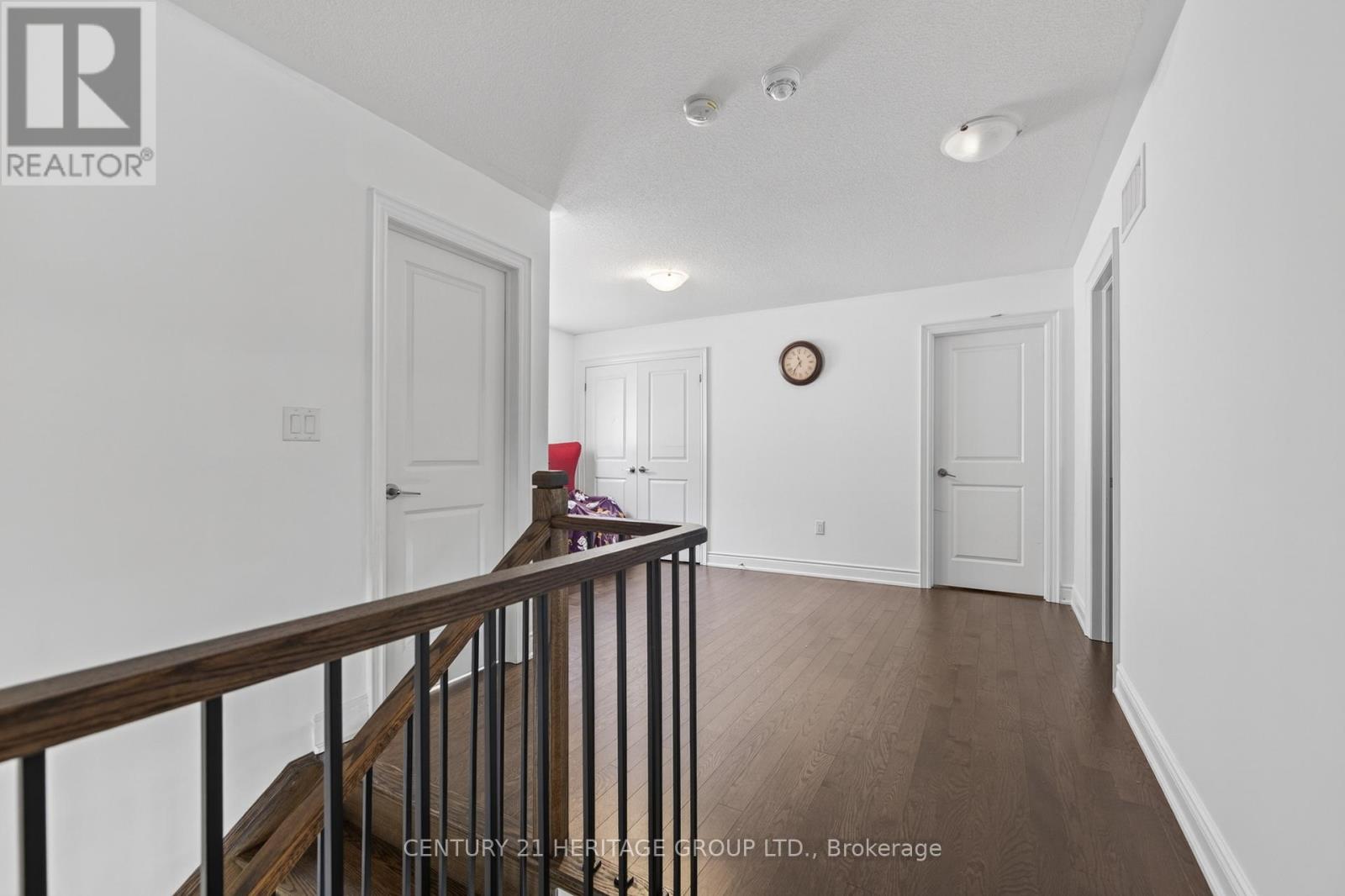 77 Montrose Boulevard Property Photo 16