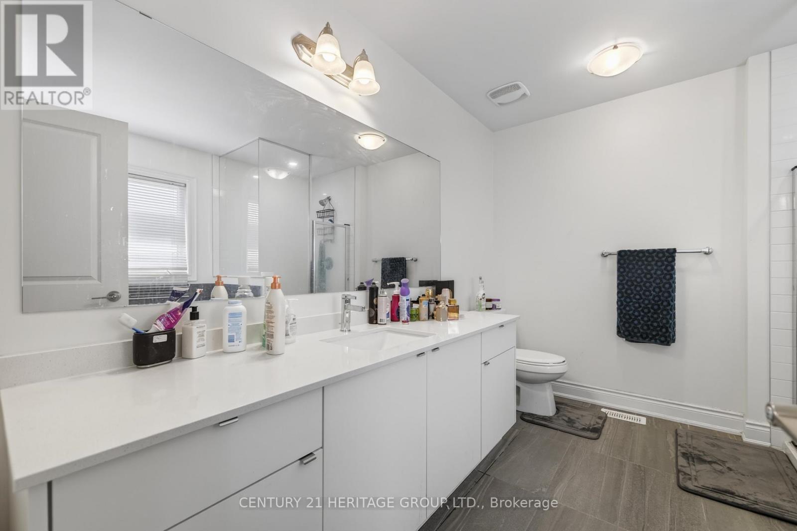 77 Montrose Boulevard Property Photo 18