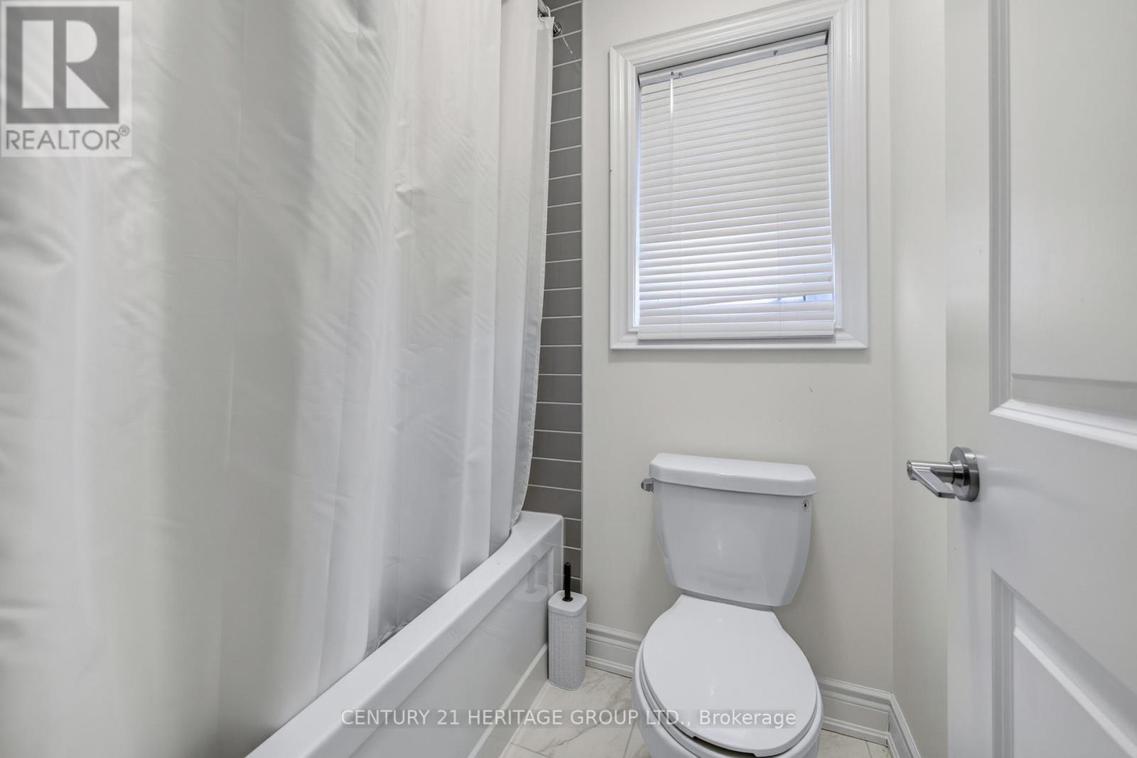 77 Montrose Boulevard Property Photo 23