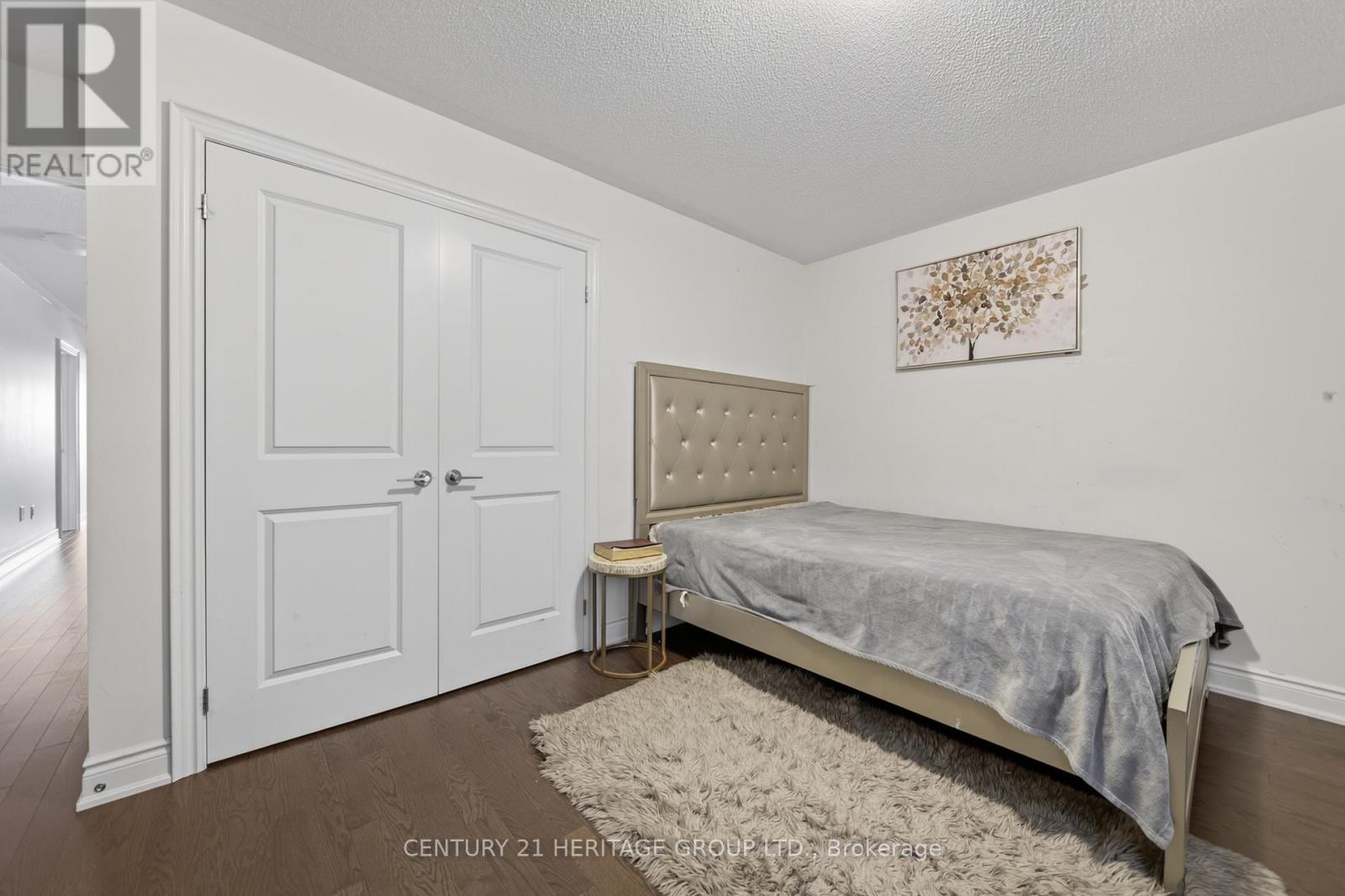 77 Montrose Boulevard Property Photo 24