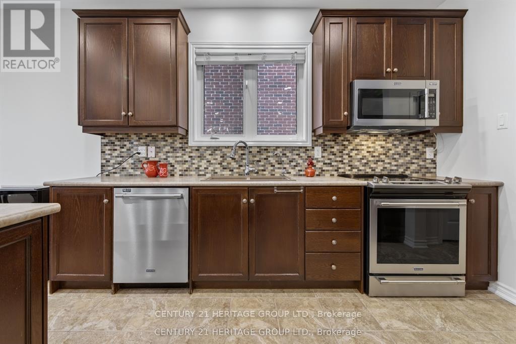 136 Riveredge Drive Property Photo 10