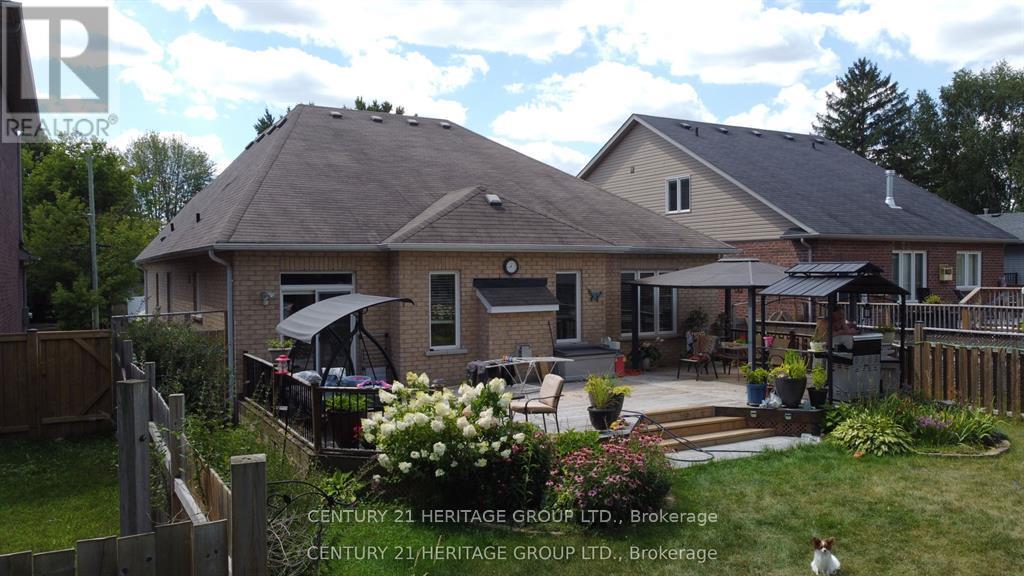 136 Riveredge Drive Property Photo 37