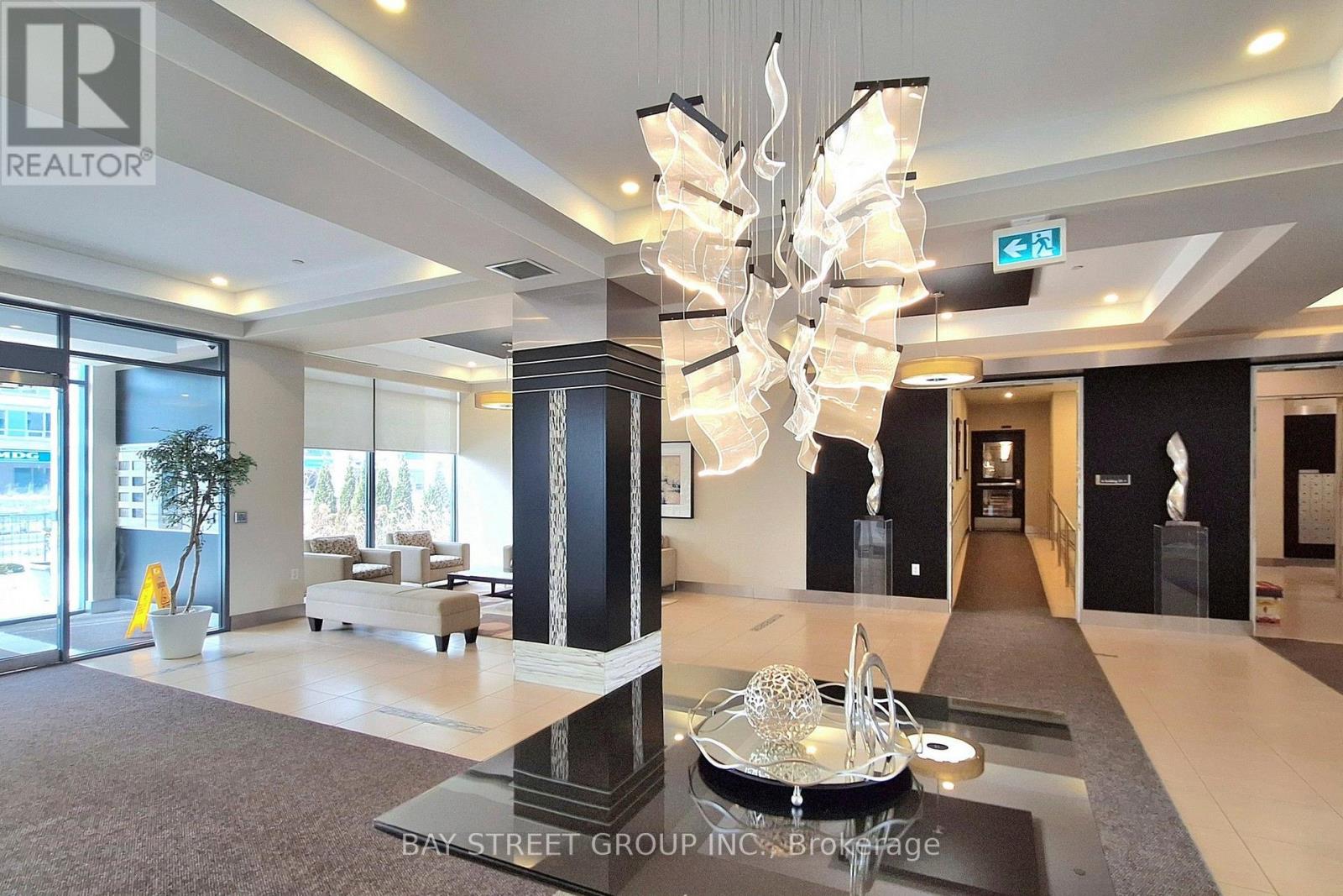 612 - 55 South Town Centre Boulevard Property Photo 4