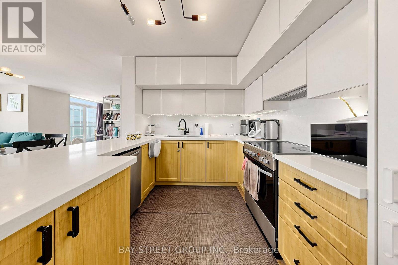 612 - 55 South Town Centre Boulevard Property Photo 9