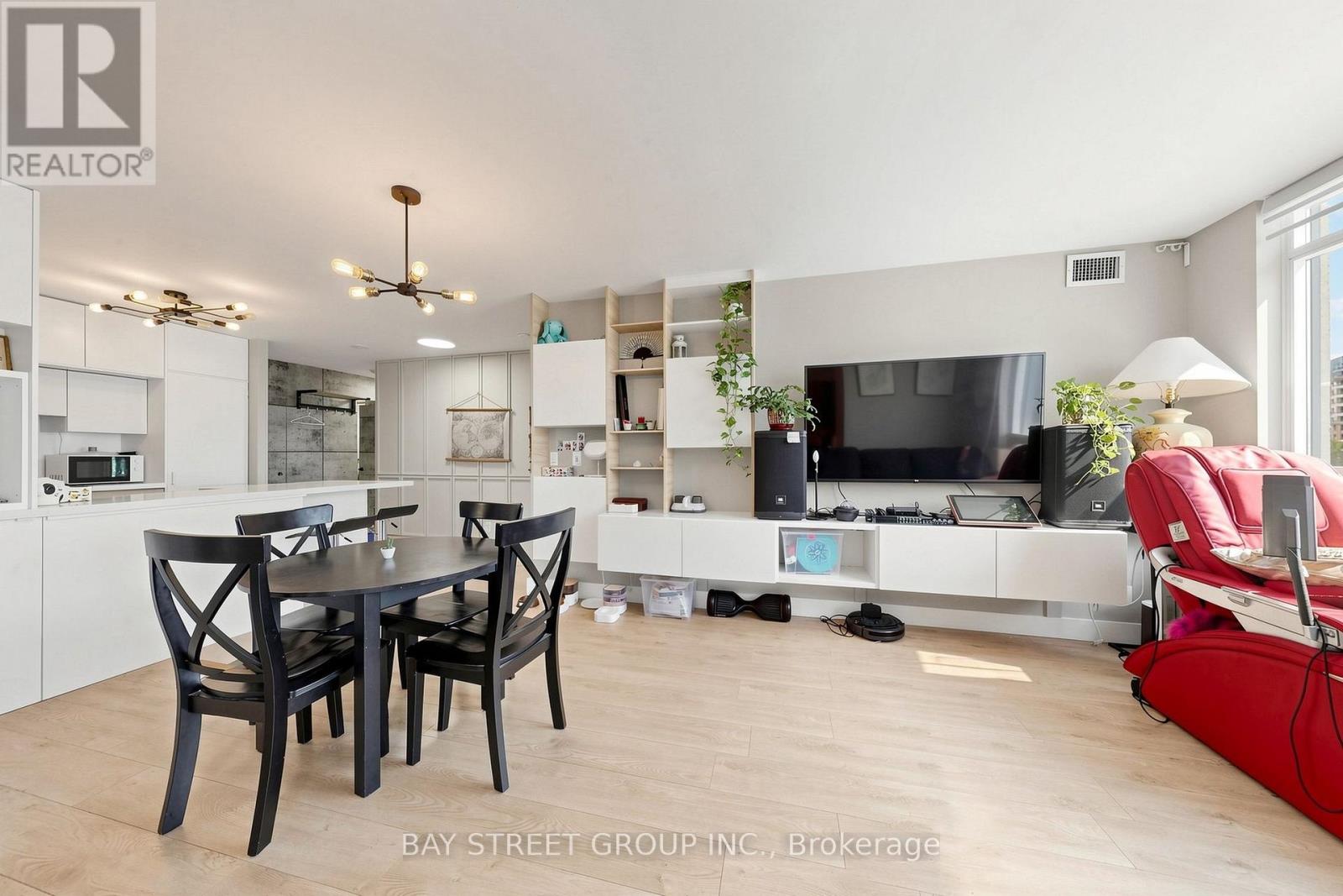 612 - 55 South Town Centre Boulevard Property Photo 13