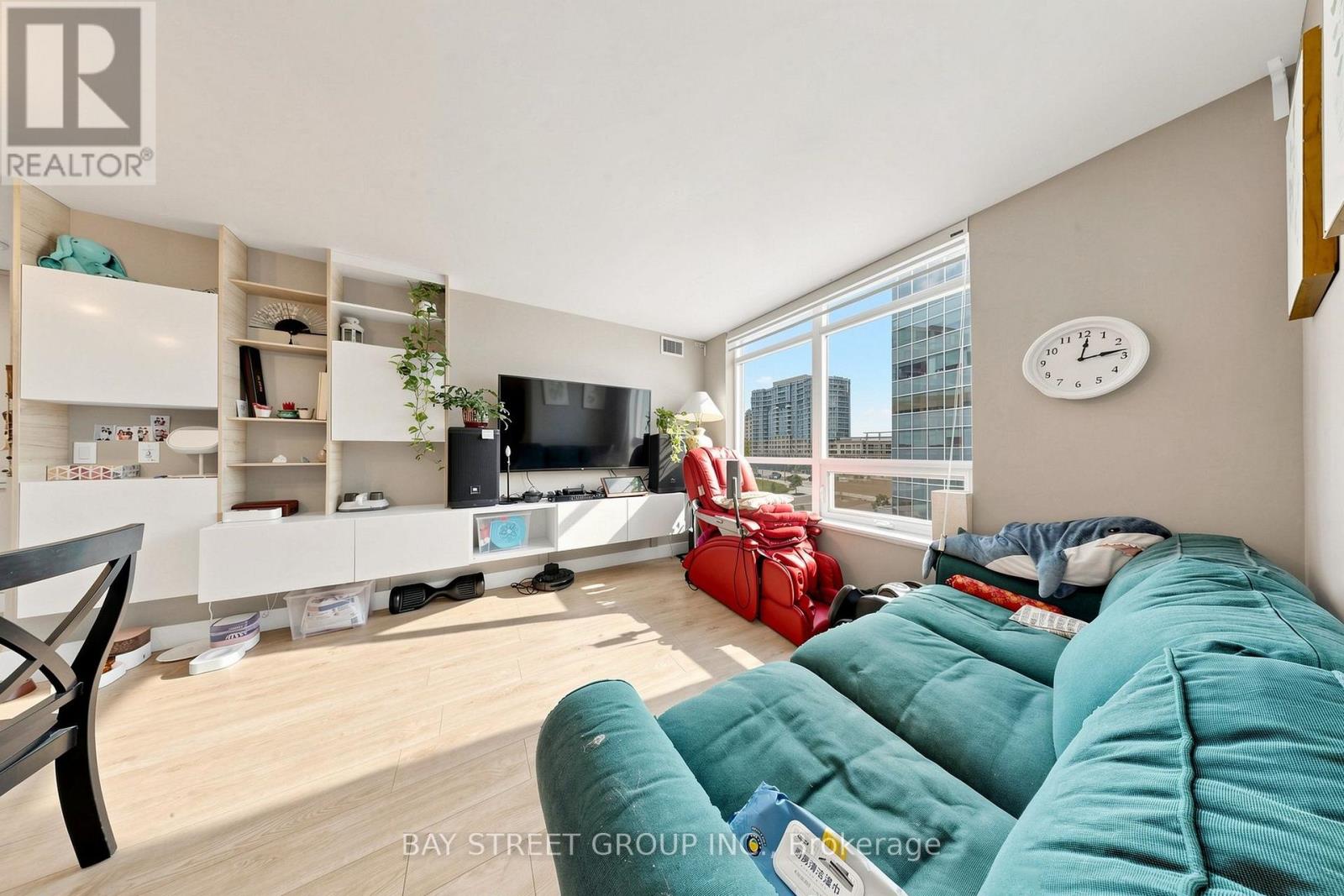 612 - 55 South Town Centre Boulevard Property Photo 16