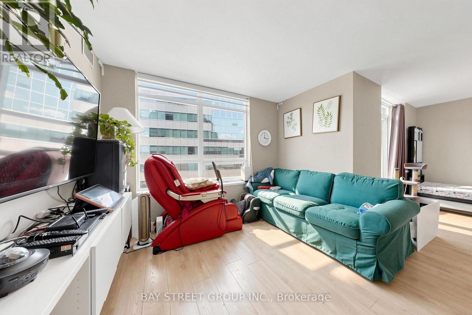 612 - 55 South Town Centre Boulevard Property Photo 18