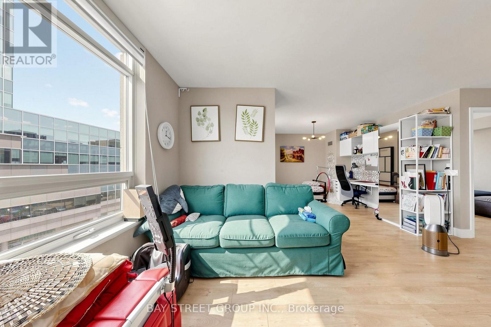 612 - 55 South Town Centre Boulevard Property Photo 19