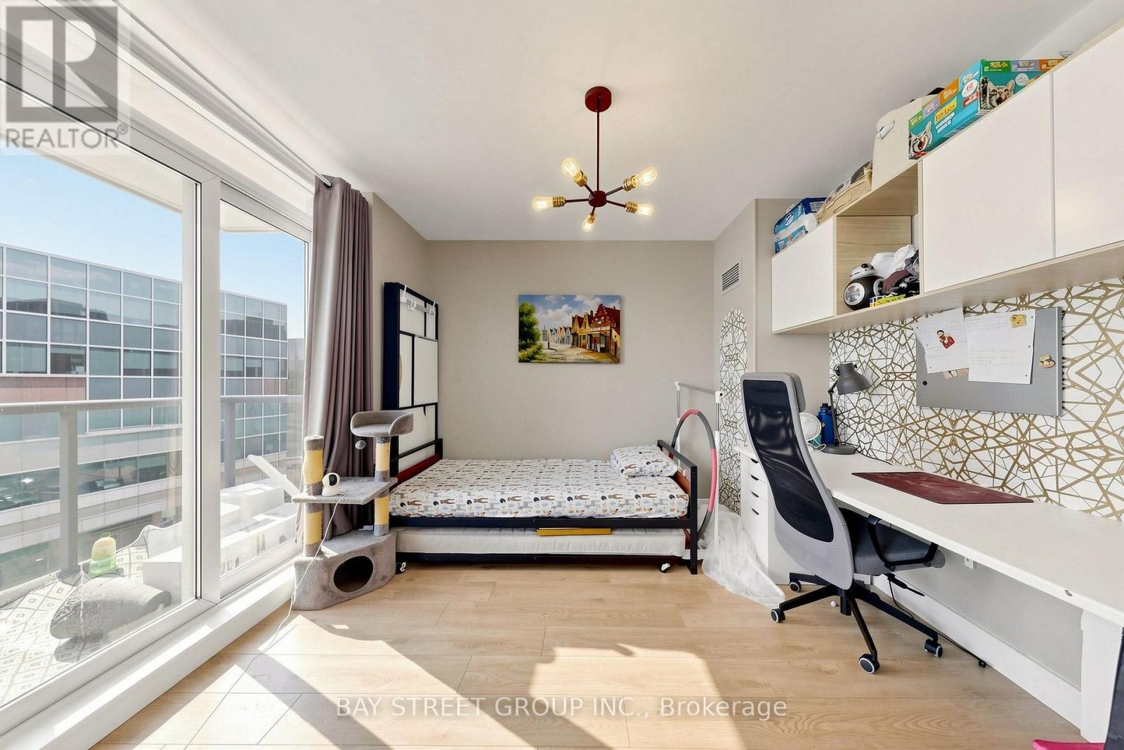 612 - 55 South Town Centre Boulevard Property Photo 21