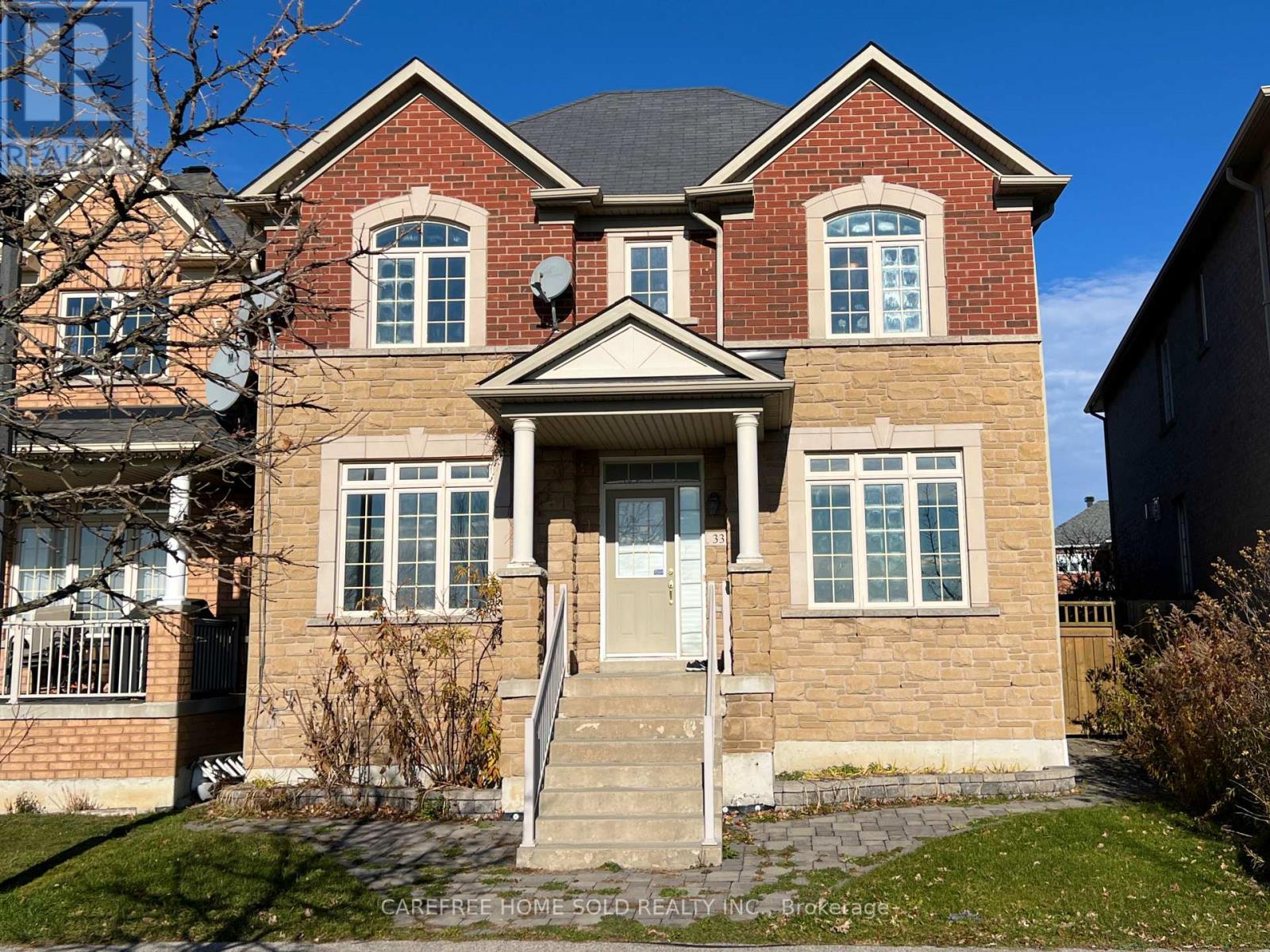 33 Oakmoor Lane Property Photo 1