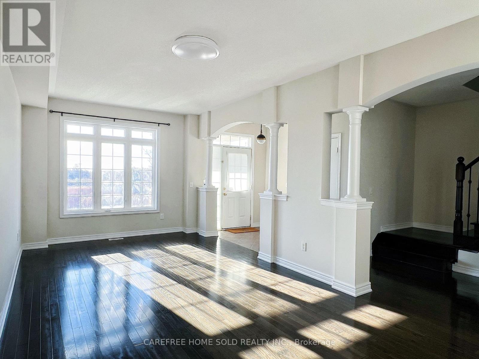 33 Oakmoor Lane Property Photo 6
