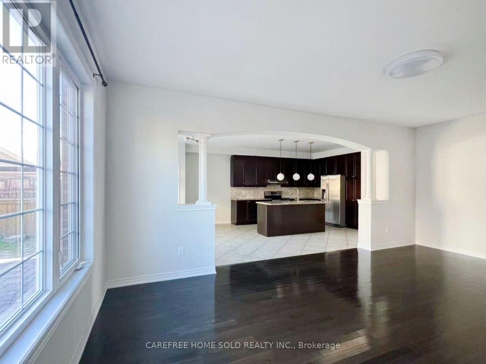 33 Oakmoor Lane Property Photo 10