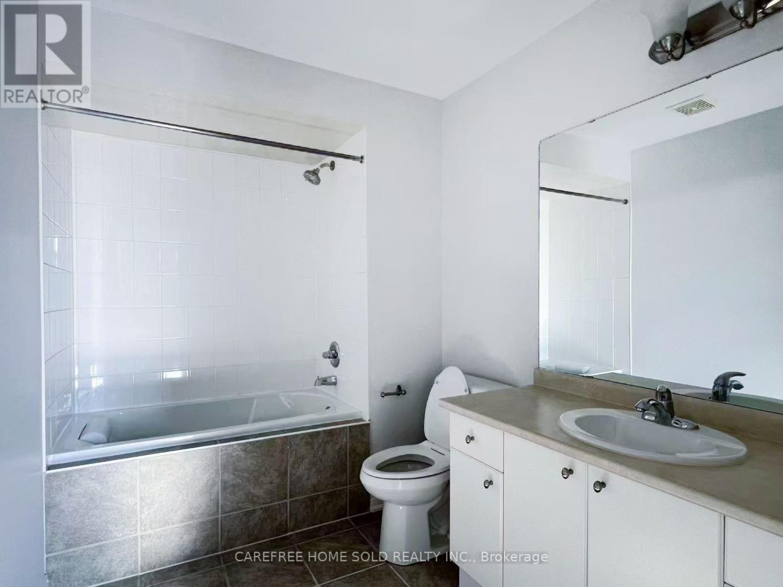 33 Oakmoor Lane Property Photo 21