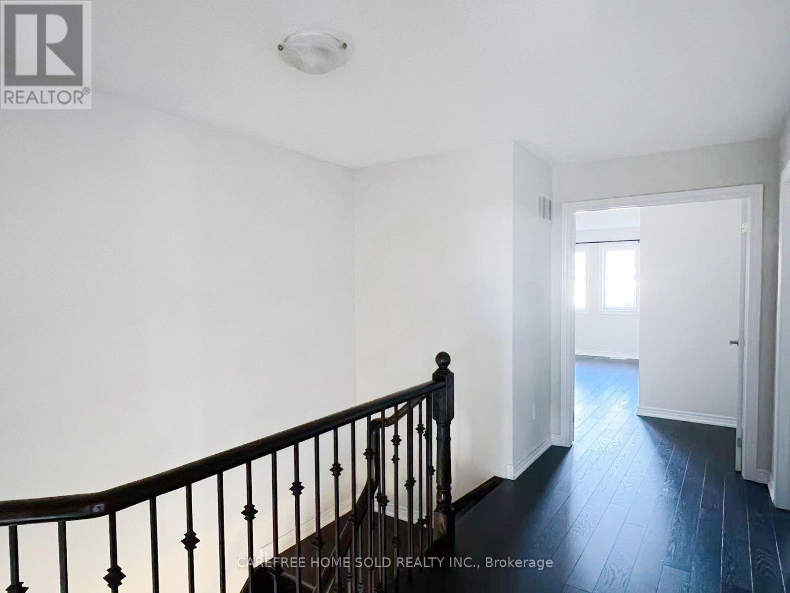 33 Oakmoor Lane Property Photo 22