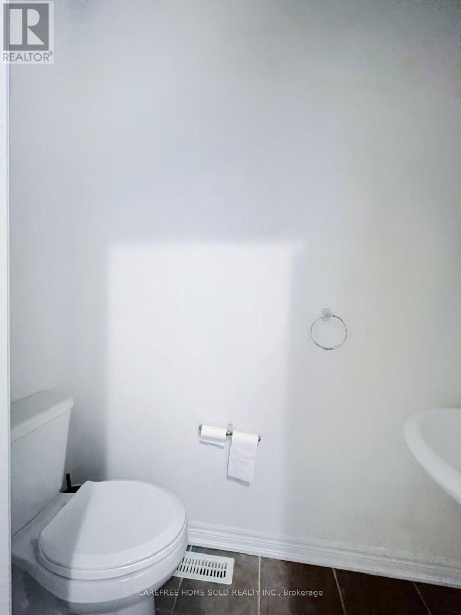 33 Oakmoor Lane Property Photo 30