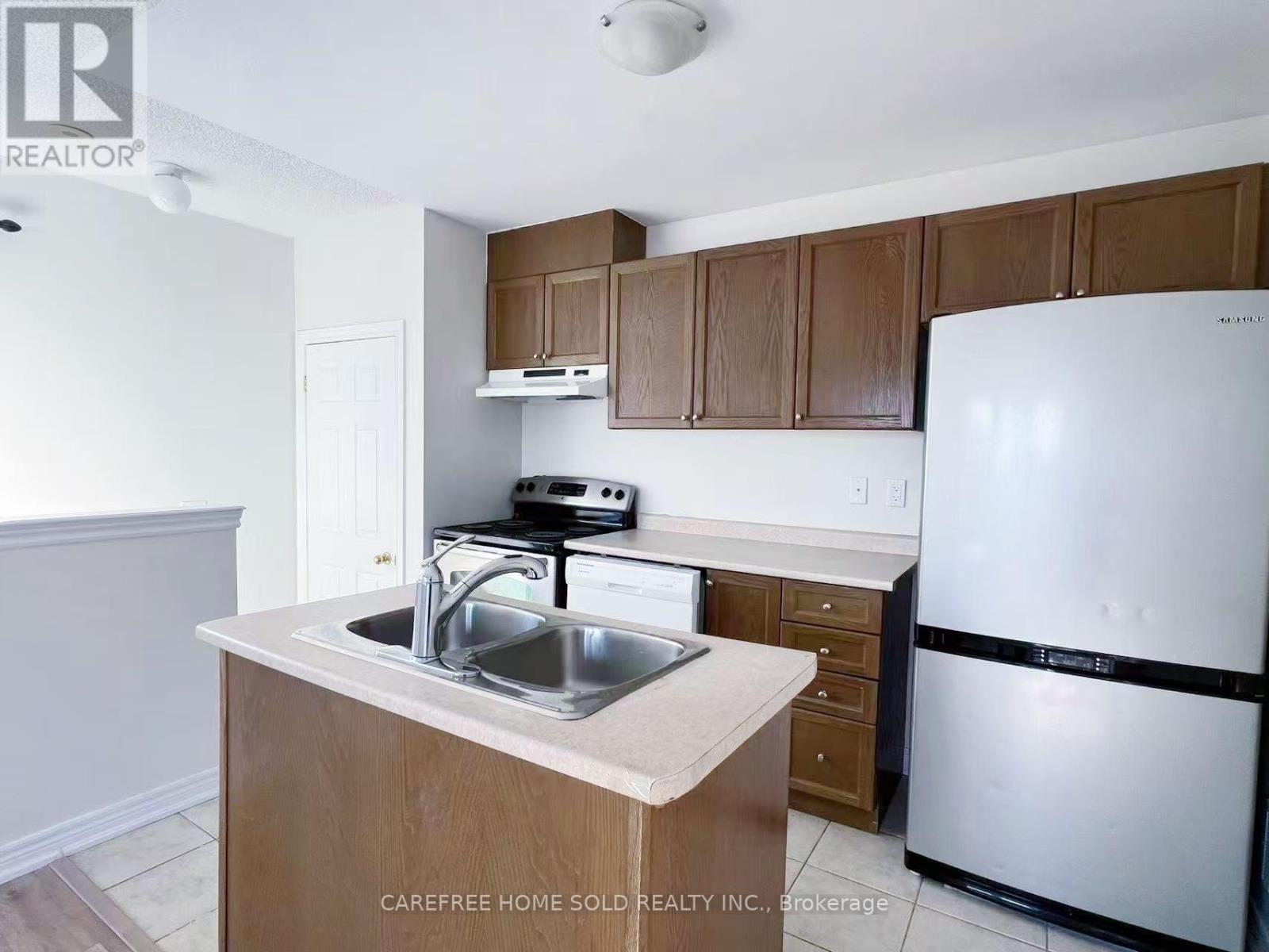 33 Oakmoor Lane Property Photo 35