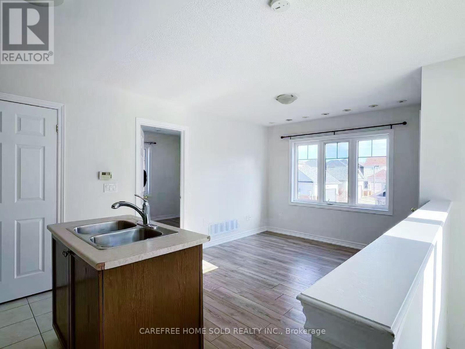 33 Oakmoor Lane Property Photo 36