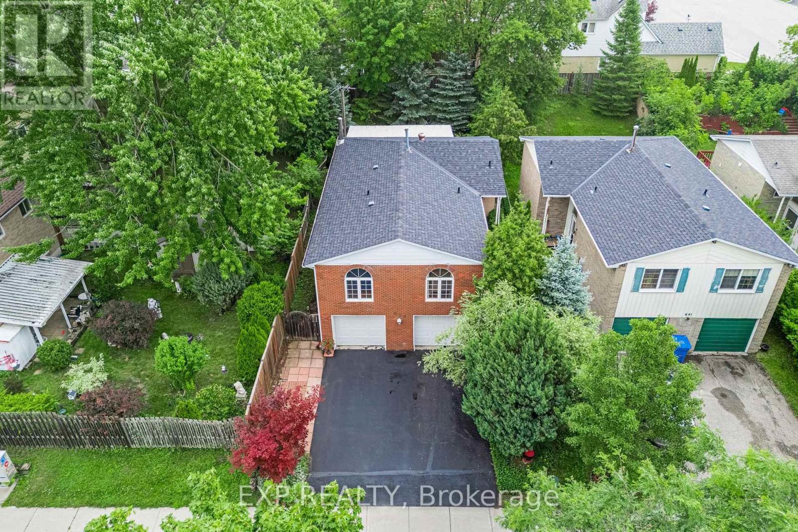 639 Irwin Crescent Property Photo 1