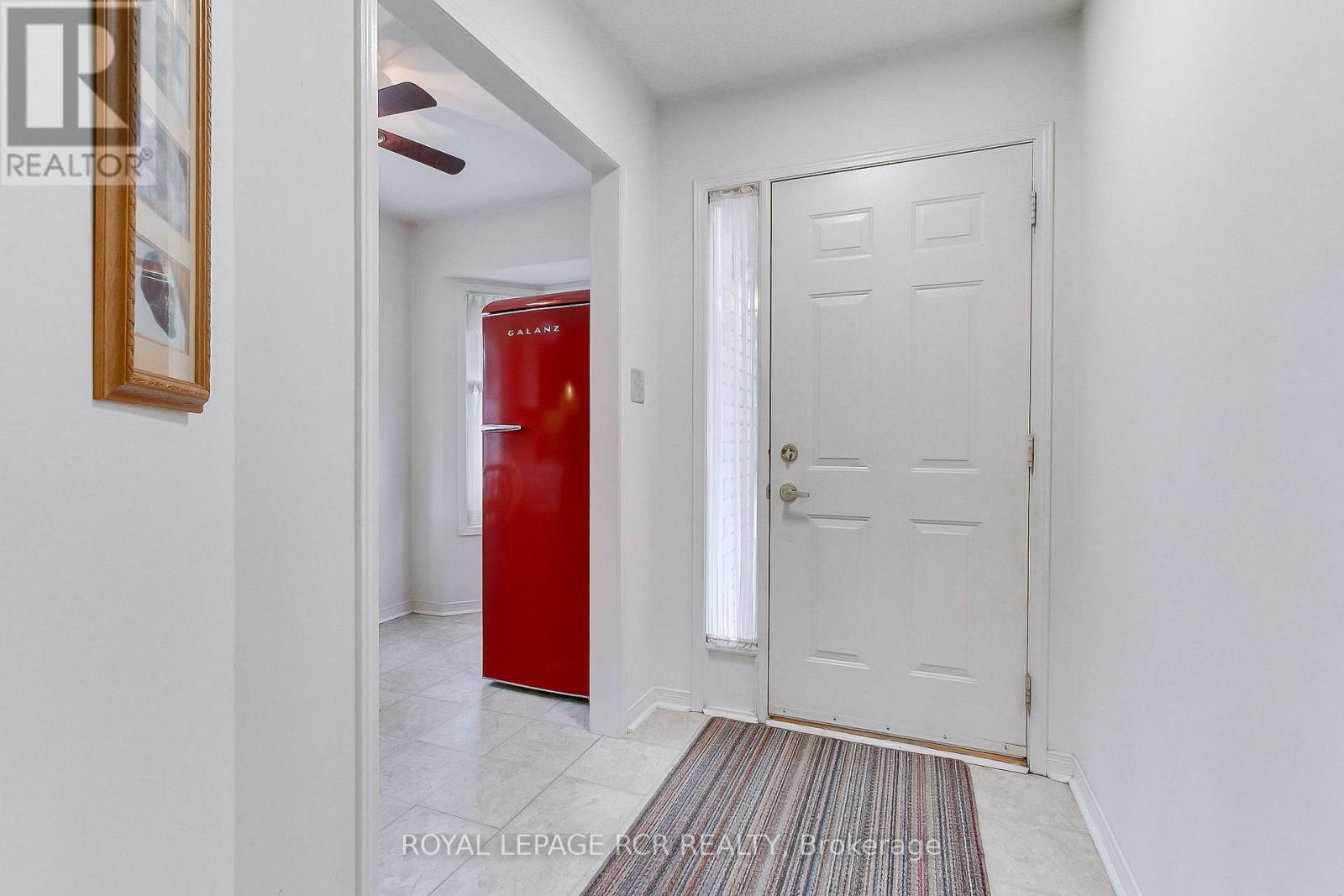16 - 121 Green Briar Road Property Photo 6