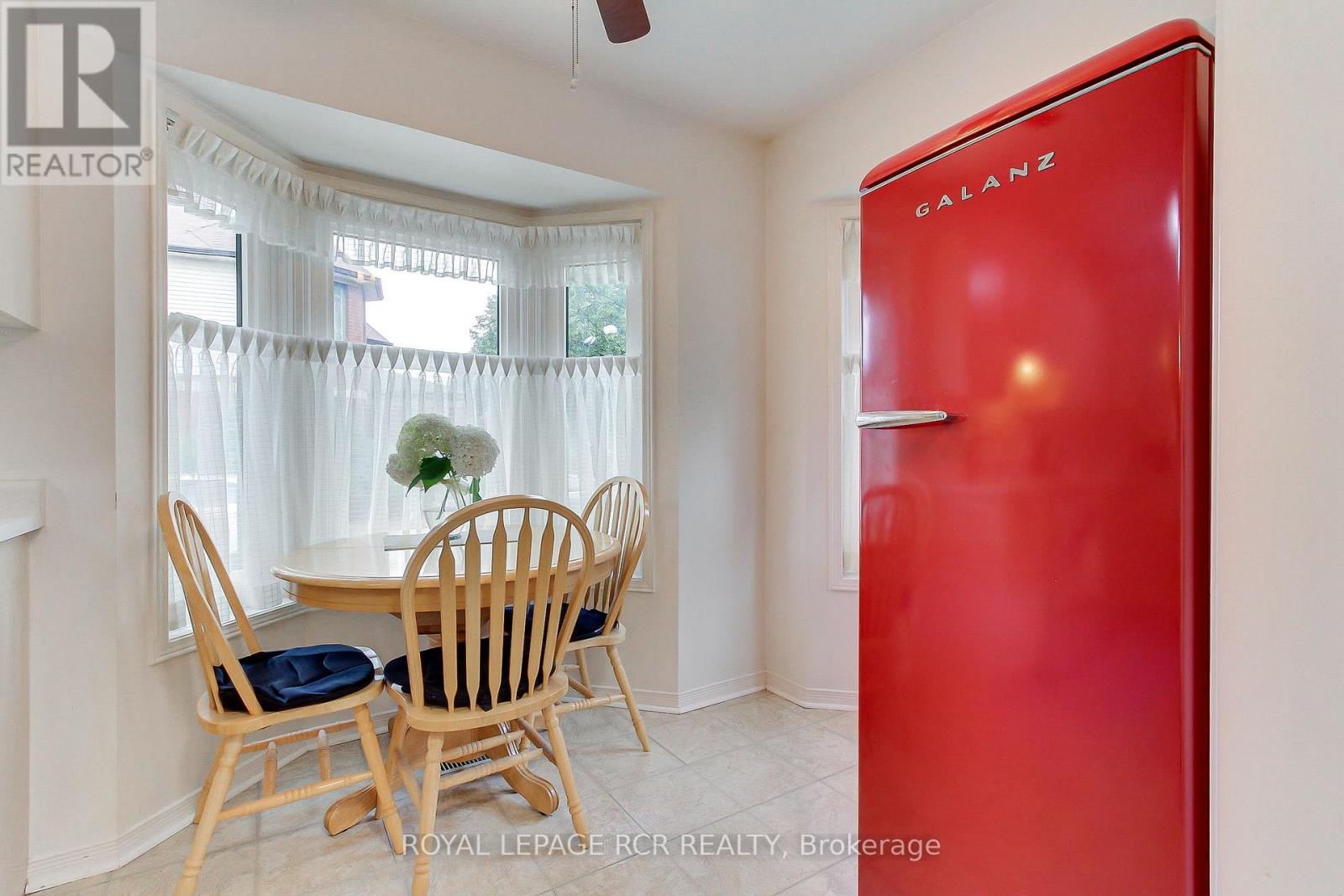 16 - 121 Green Briar Road Property Photo 13
