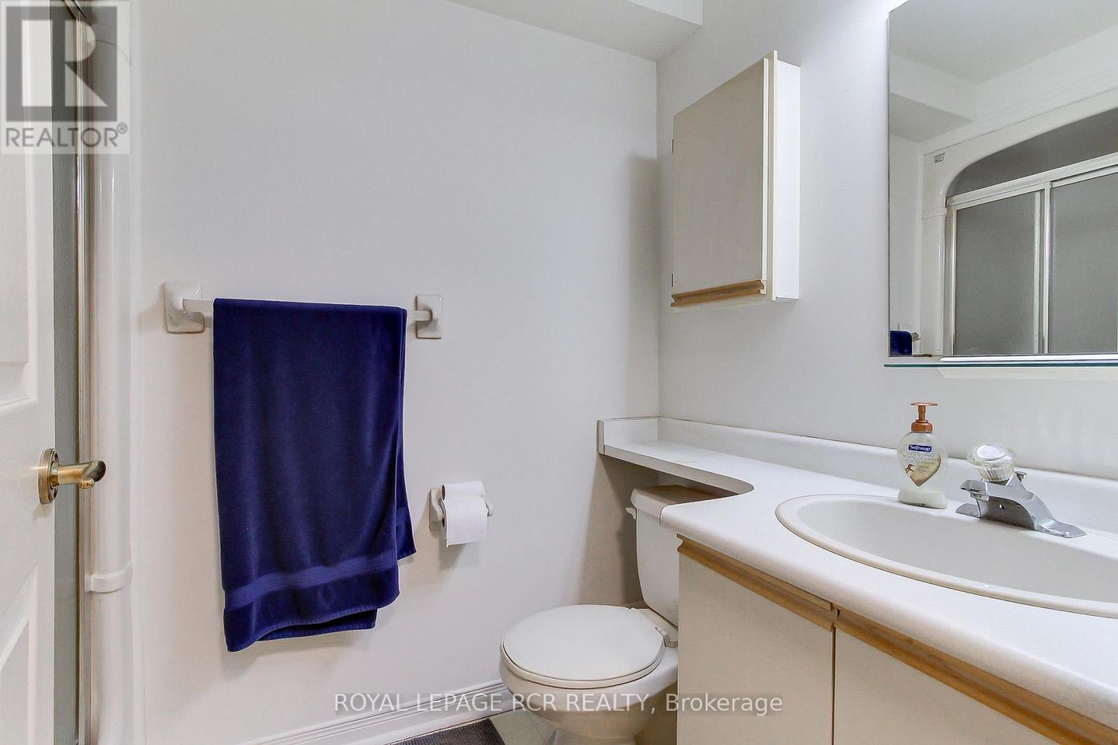 16 - 121 Green Briar Road Property Photo 28