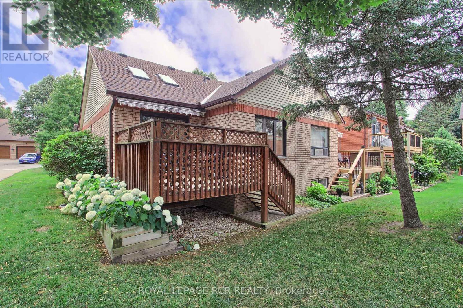 16 - 121 Green Briar Road Property Photo 31