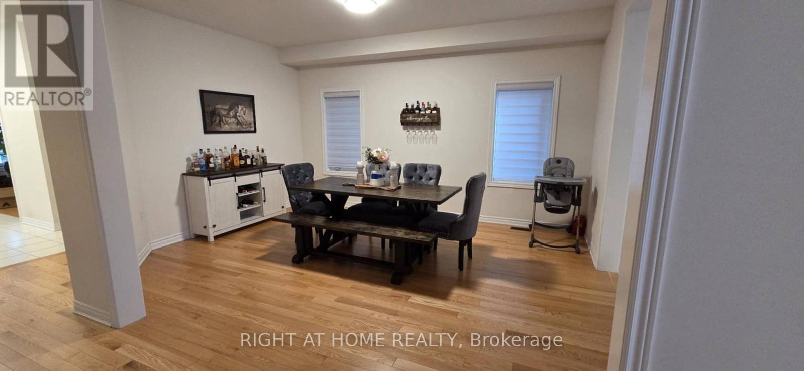 941 Wickham Road Property Photo 6
