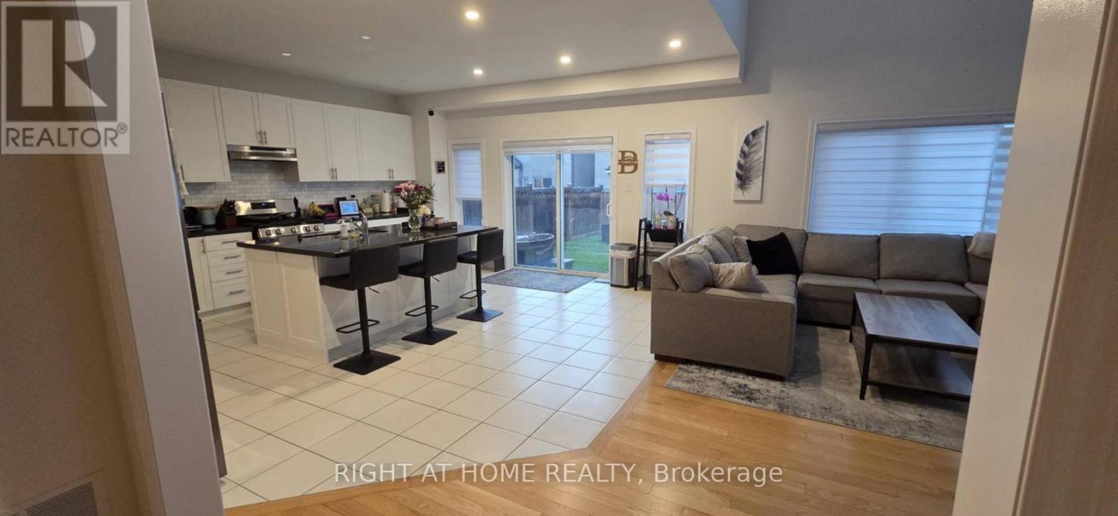 941 Wickham Road Property Photo 7