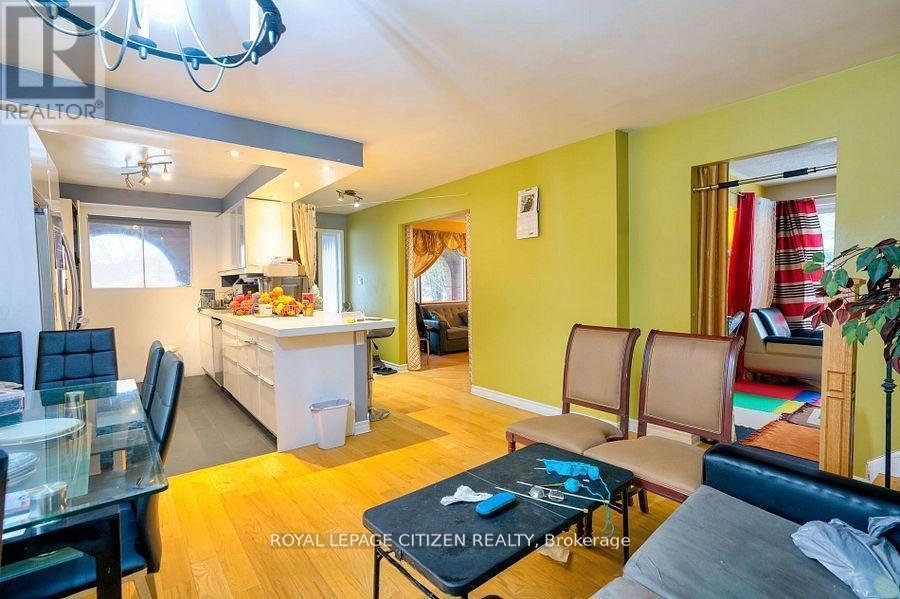 14835 Jane Street Property Photo 6