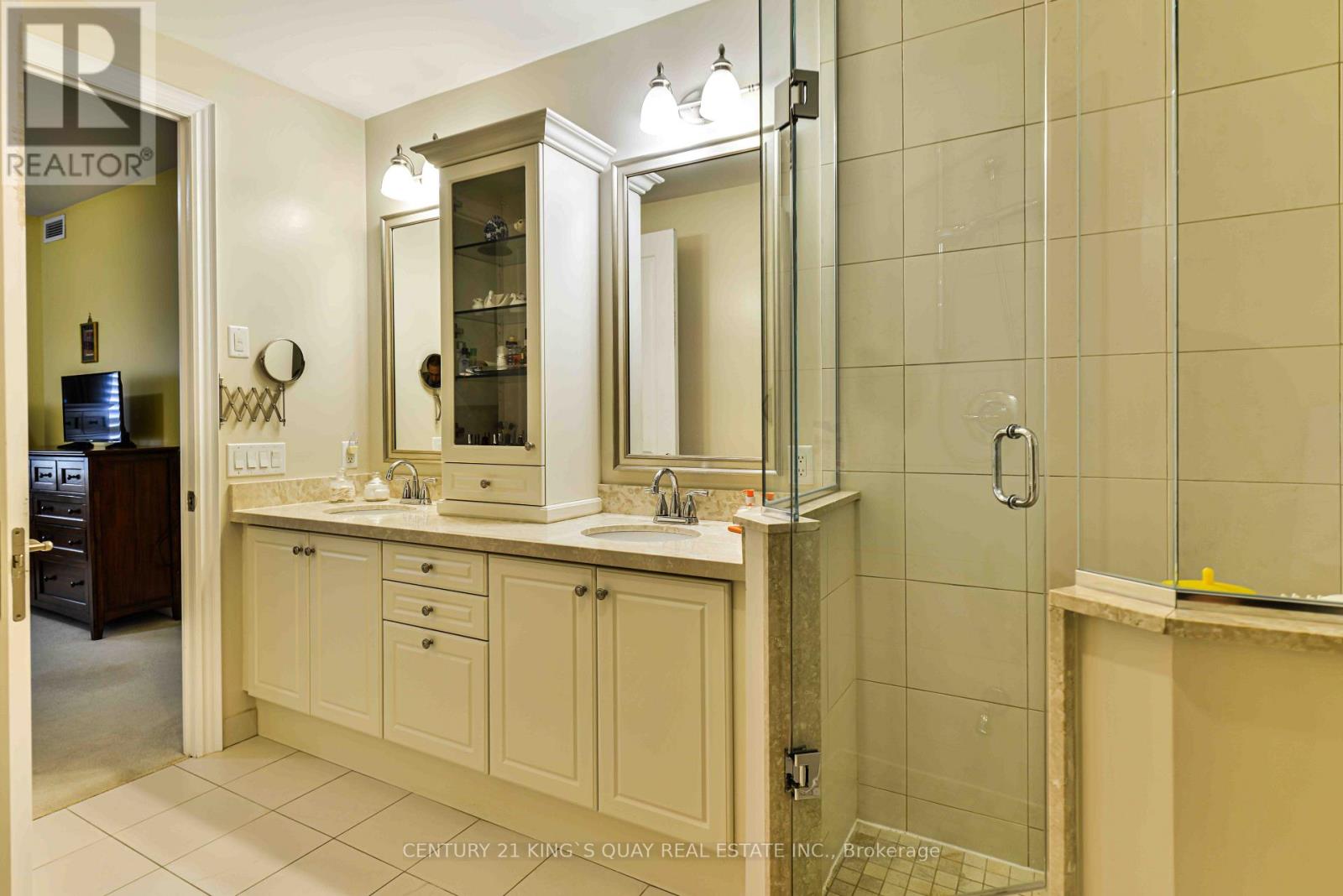 510 - 10101 Yonge Street Property Photo 14