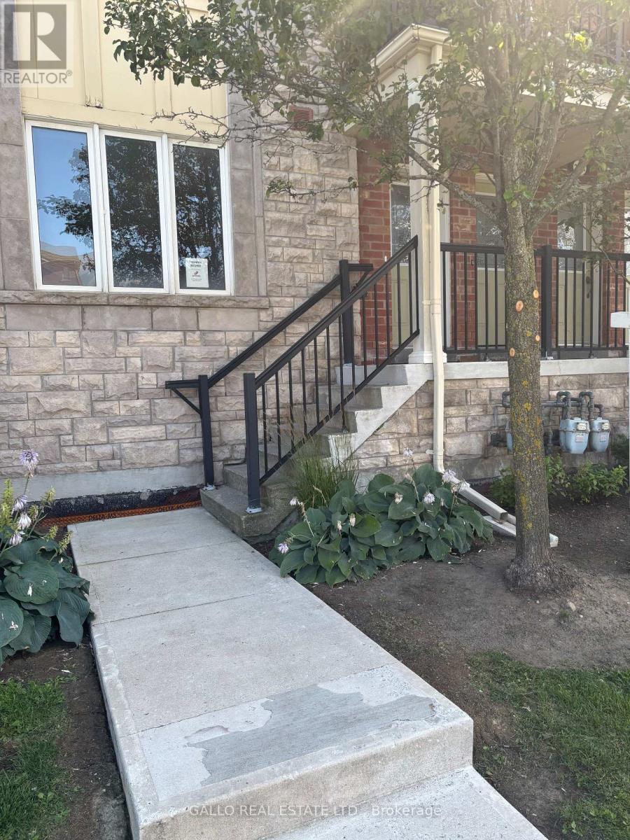 86 - 2245 Bur Oak Avenue Property Photo 2