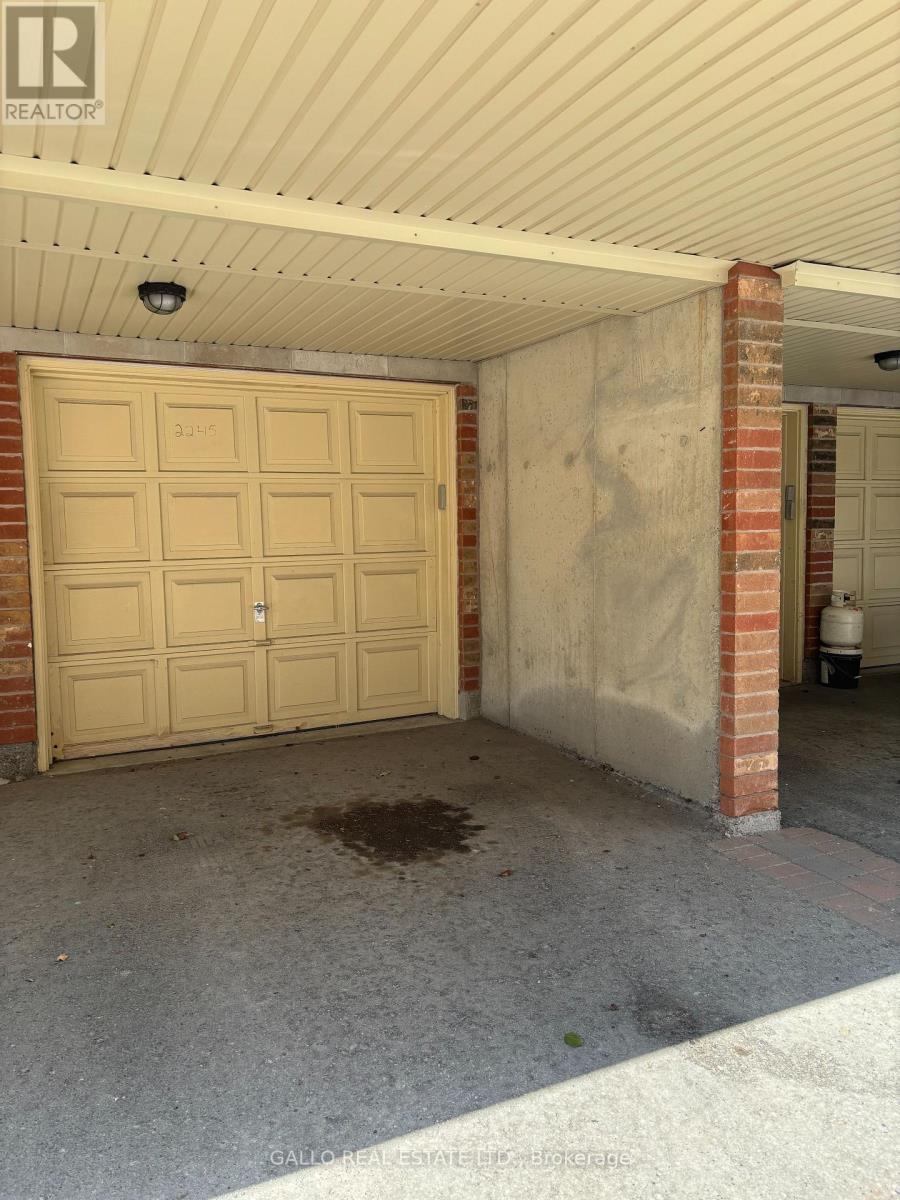 86 - 2245 Bur Oak Avenue Property Photo 19