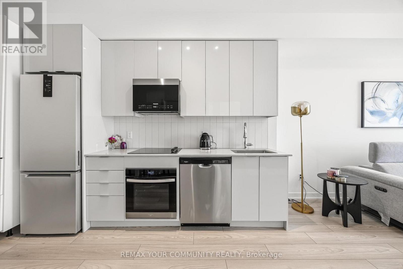 2302 - 474 Caldari Road Property Photo 24
