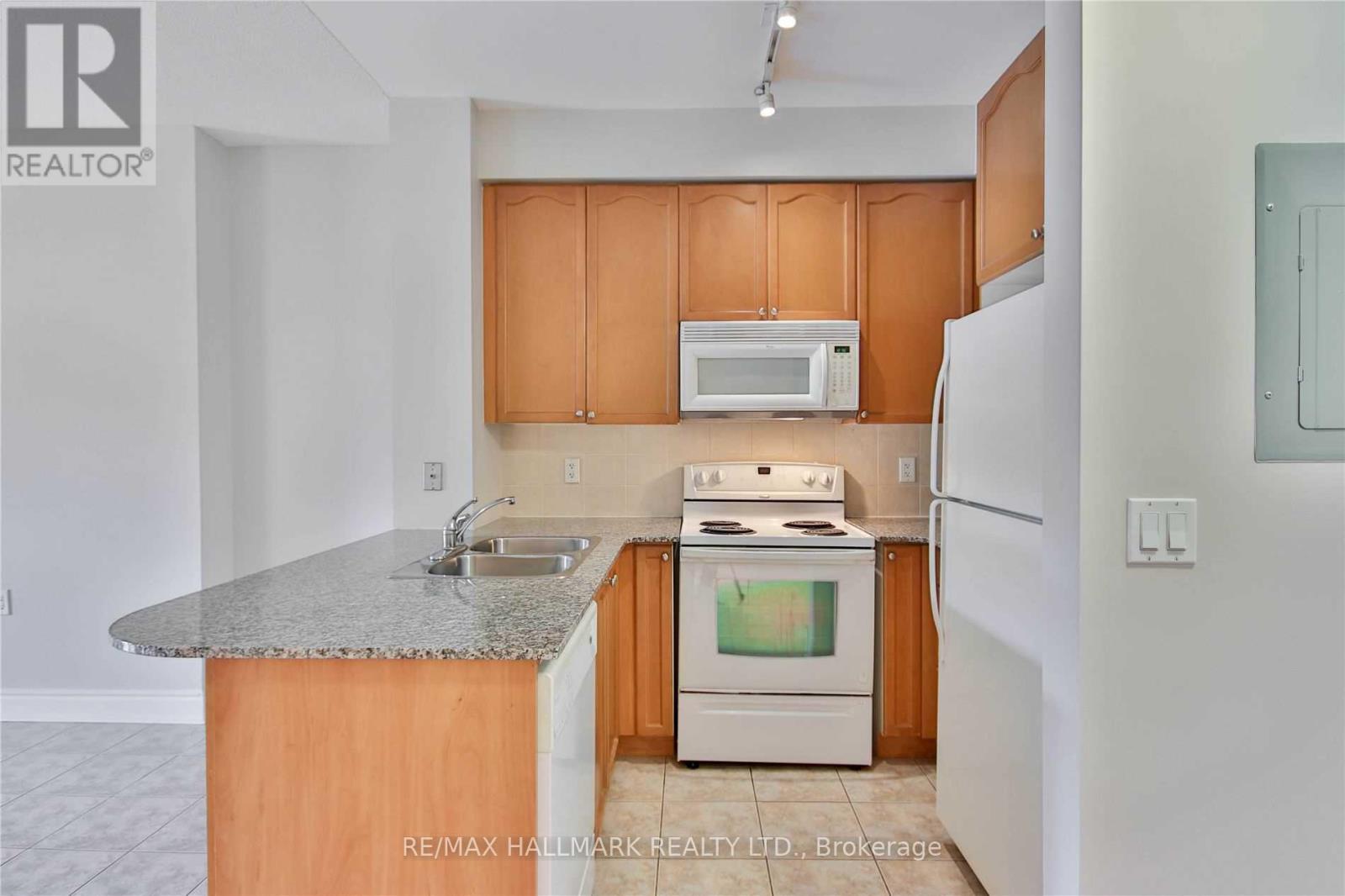 411 - 8201 Islington Avenue Property Photo 7