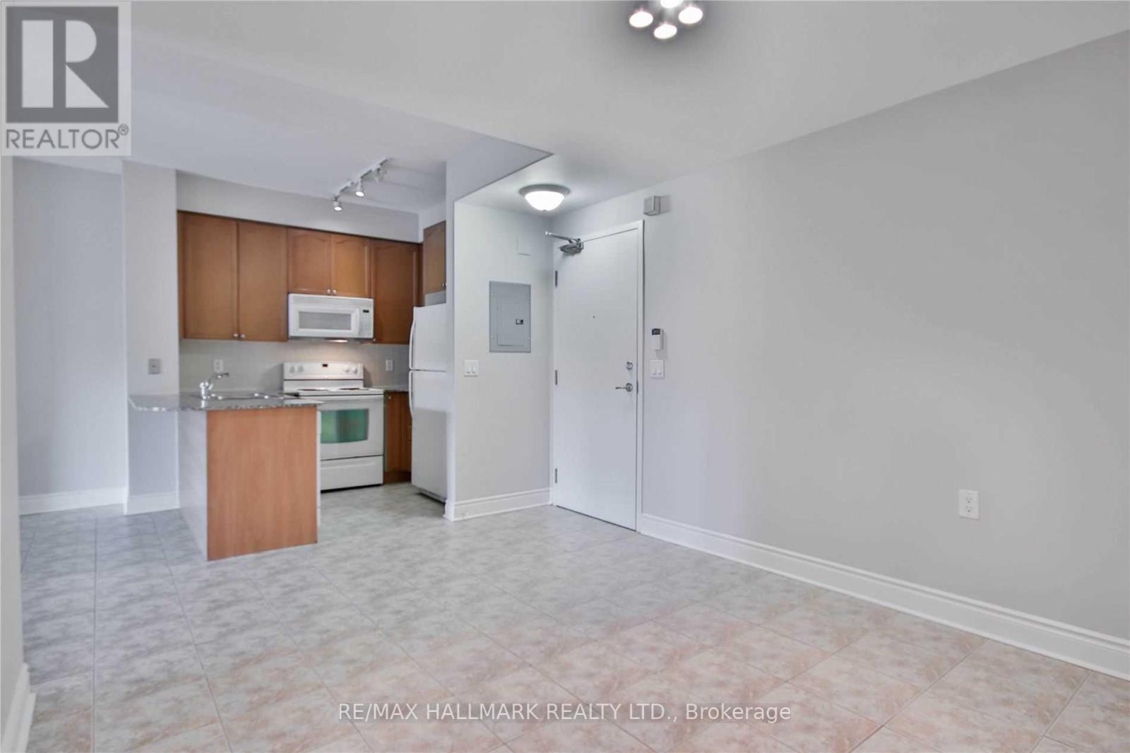 411 - 8201 Islington Avenue Property Photo 14