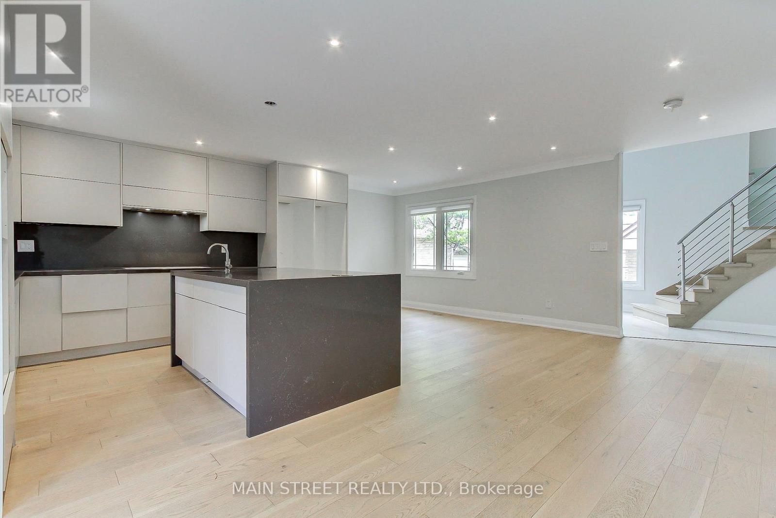 27 Murdock Avenue Property Photo 7