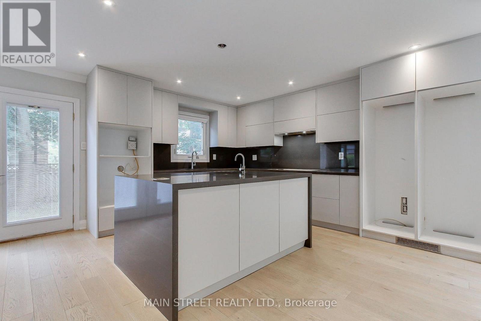 27 Murdock Avenue Property Photo 8